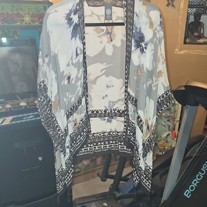 Vince Camuto Beige and Brown Patterned Kimono